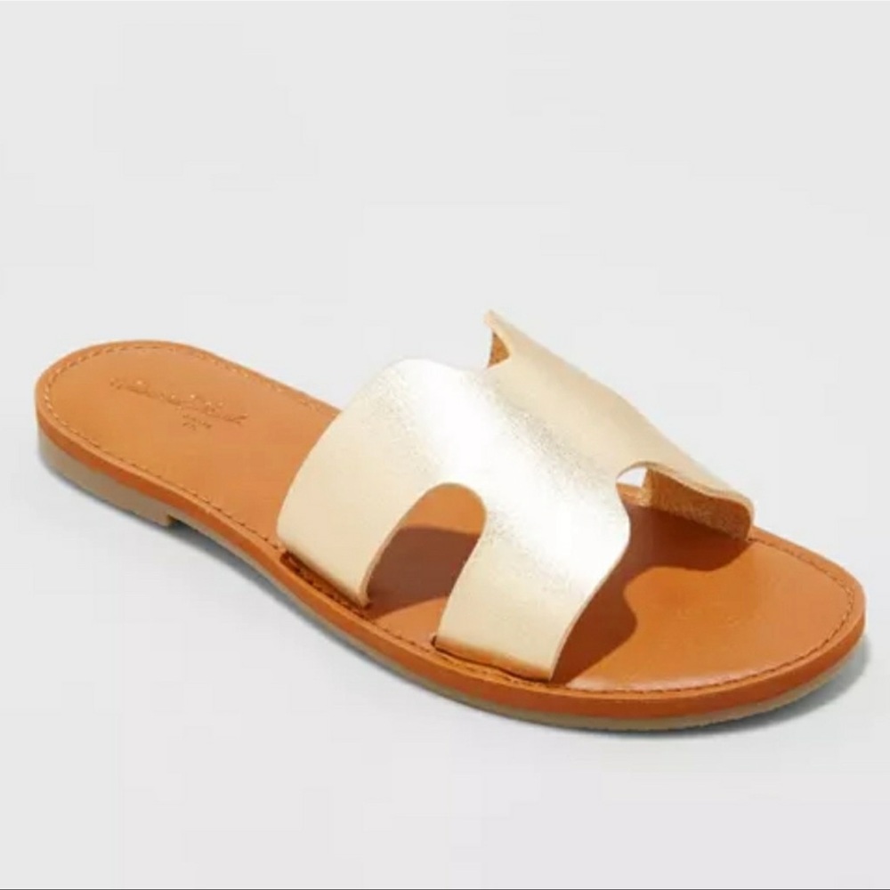Universal Thread Gold Jenny Sandals